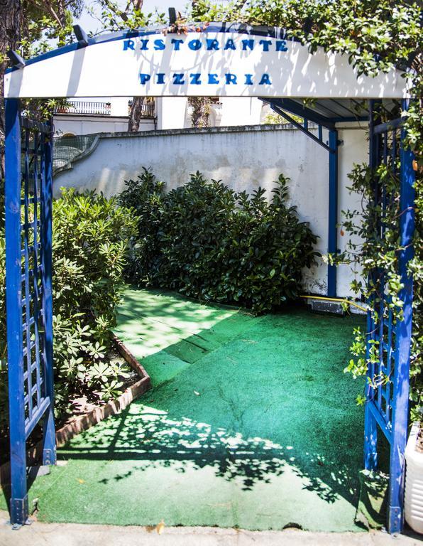 Hotel Ristorante Meson Feliz Террачина Экстерьер фото