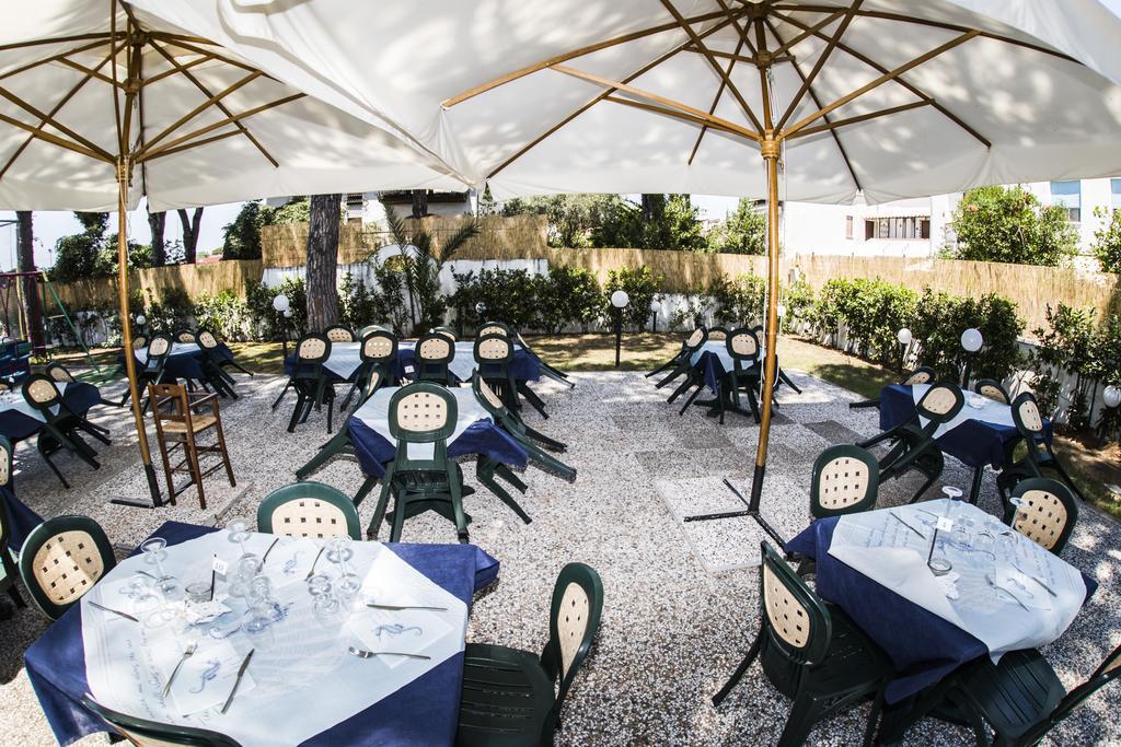 Hotel Ristorante Meson Feliz Террачина Экстерьер фото