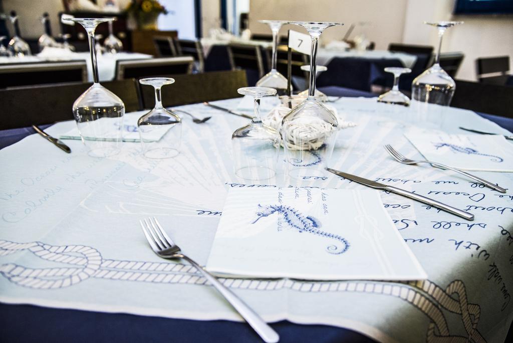 Hotel Ristorante Meson Feliz Террачина Экстерьер фото